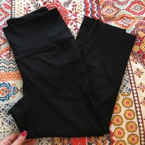 Lululemon Anew crop 21” - EUC no pilling